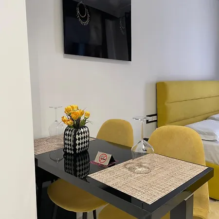 Modern Sueno Lux * 地拉那