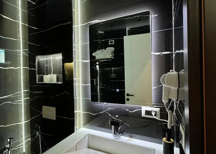 Modern Sueno Lux * Tirana