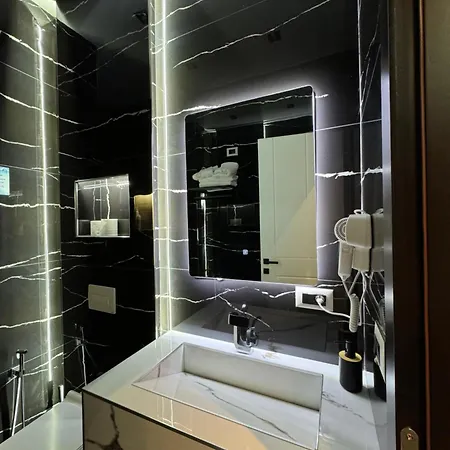 Modern Sueno Lux * Tirana