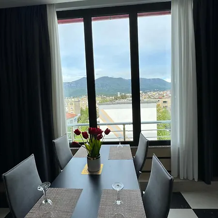 Modern Sueno Lux * Tirana